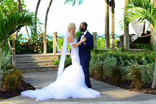 Beaches Real Wedding Lauren Justin S Stylish Wedding Beaches